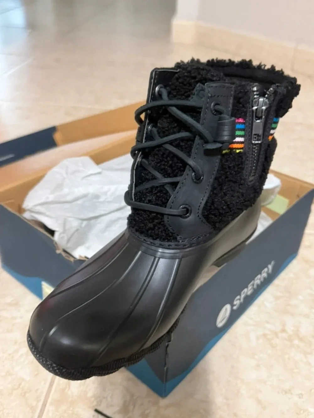 NIB Sperry Saltwater Sherpa Black Duck Boots Size 5 M